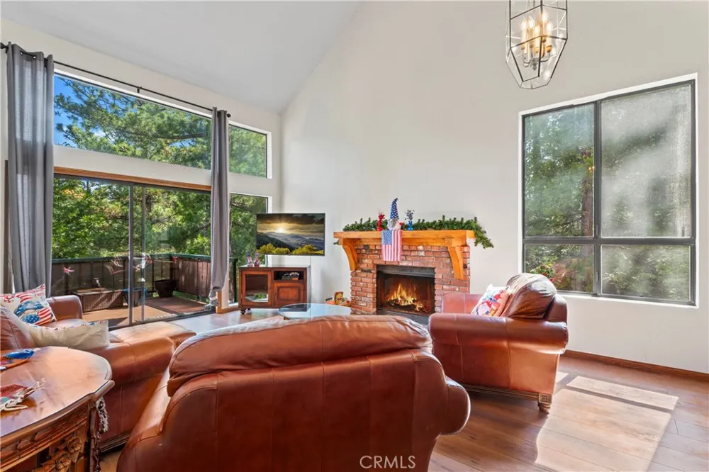 27528 Ashwood Lane Lake Arrowhead, CA 92352