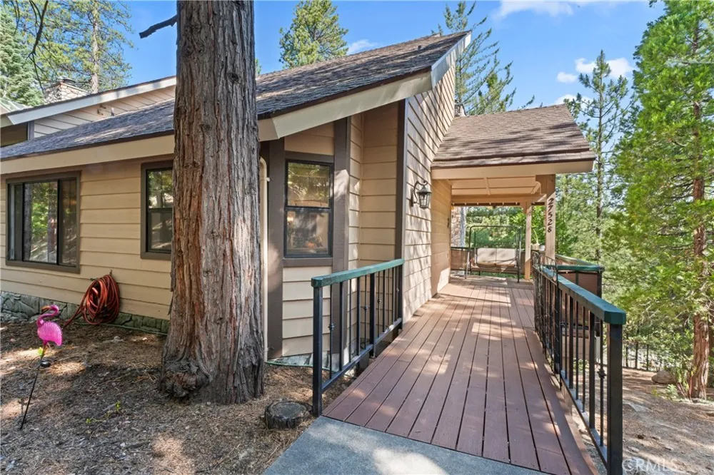 27528 Ashwood Lane Lake Arrowhead, CA 92352