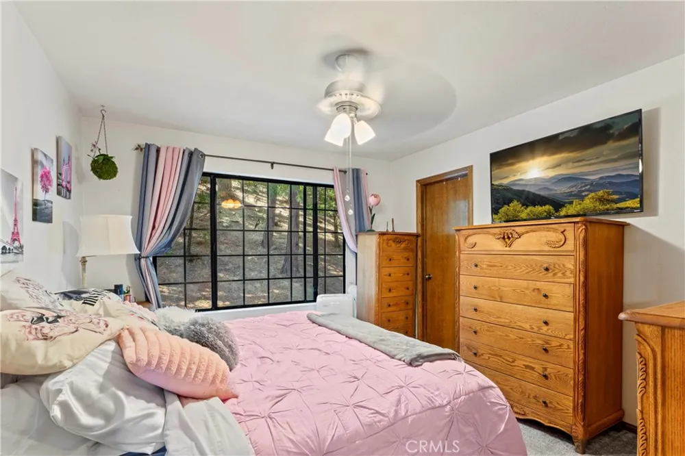 27528 Ashwood Lane Lake Arrowhead, CA 92352