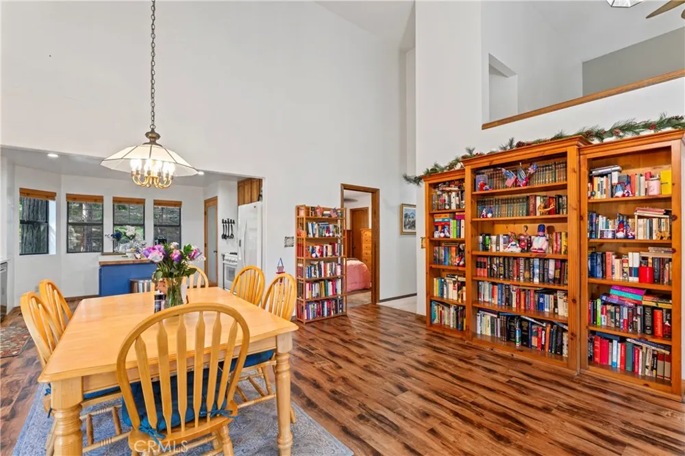 27528 Ashwood Lane Lake Arrowhead, CA 92352