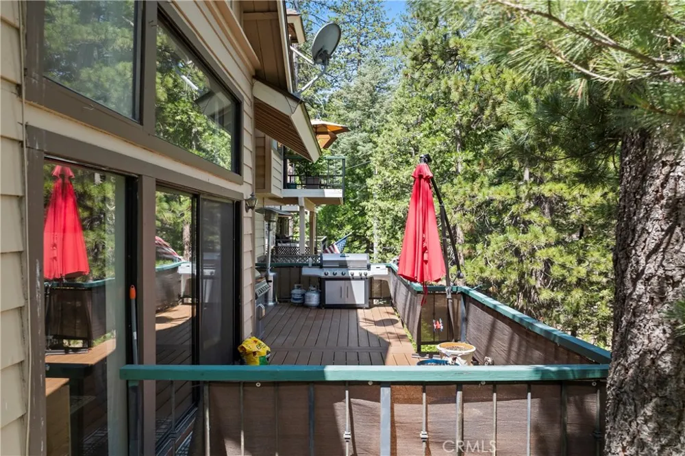 27528 Ashwood Lane Lake Arrowhead, CA 92352