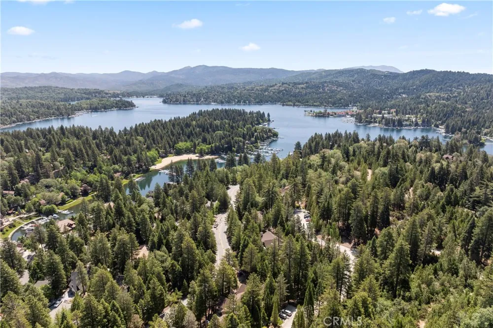 27528 Ashwood Lane Lake Arrowhead, CA 92352