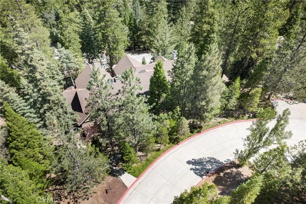 27528 Ashwood Lane Lake Arrowhead, CA 92352