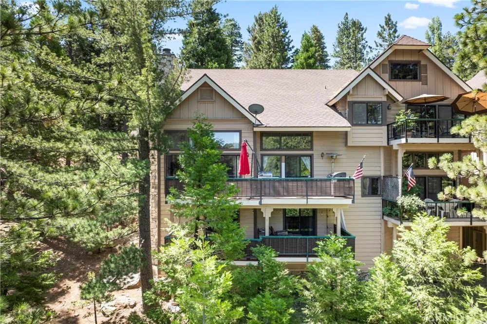 27528 Ashwood Lane Lake Arrowhead, CA 92352