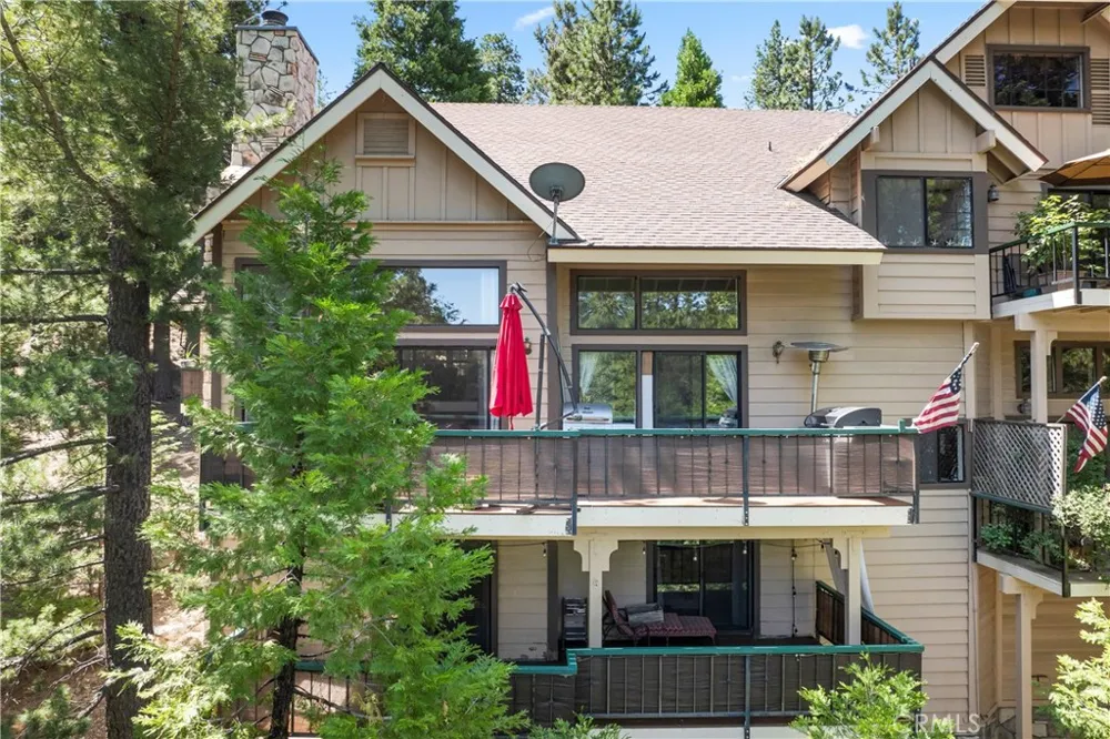 27528 Ashwood Lane Lake Arrowhead, CA 92352