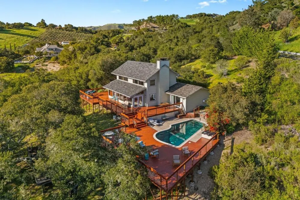 31485 Via Las Rosas Carmel Valley, CA 93924