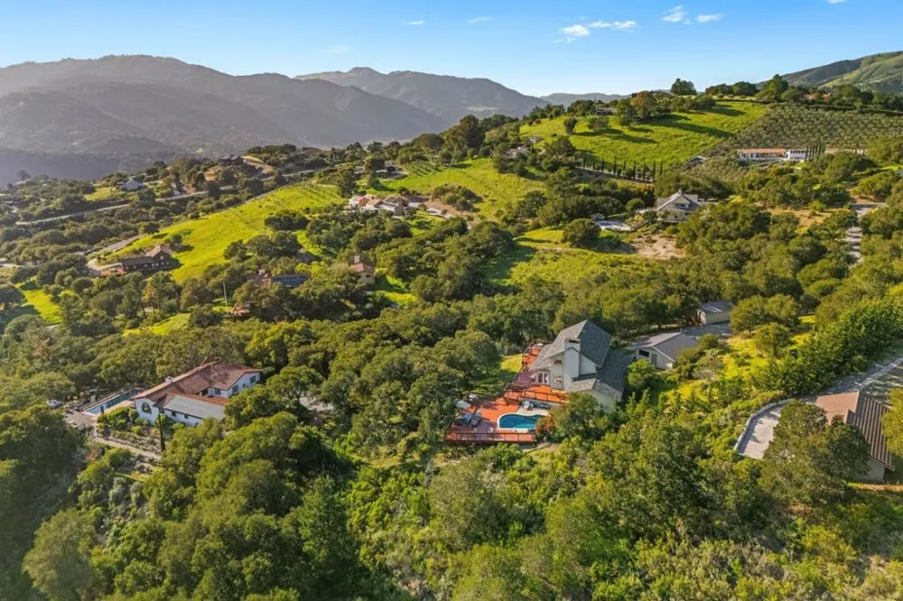 31485 Via Las Rosas Carmel Valley, CA 93924