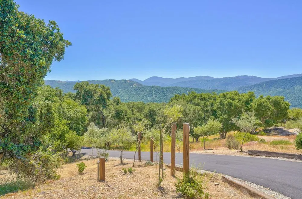 31485 Via Las Rosas Carmel Valley, CA 93924