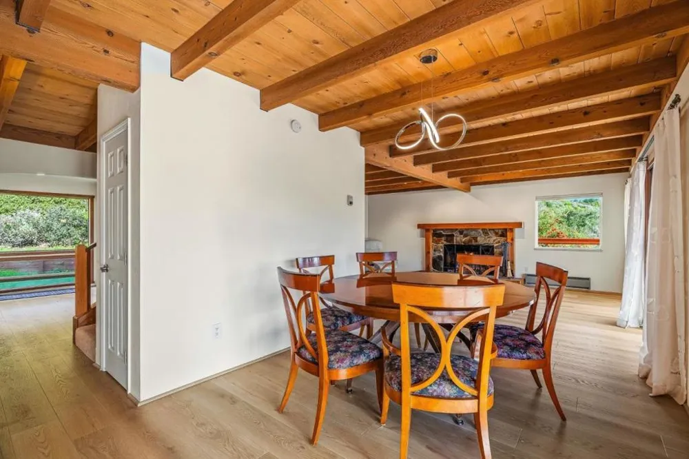 31485 Via Las Rosas Carmel Valley, CA 93924