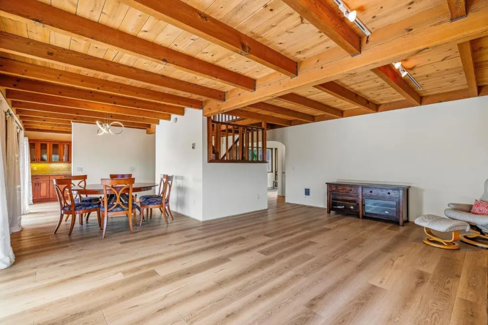 31485 Via Las Rosas Carmel Valley, CA 93924