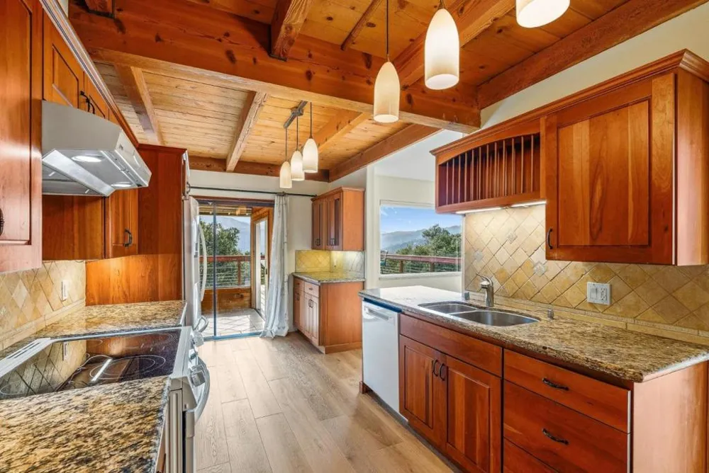 31485 Via Las Rosas Carmel Valley, CA 93924