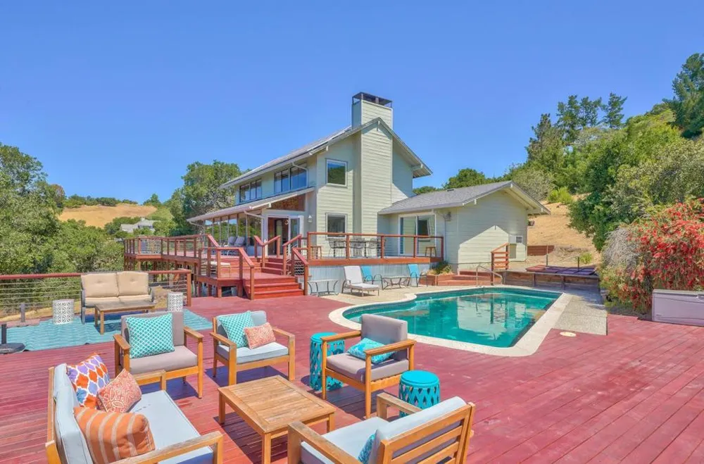 31485 Via Las Rosas Carmel Valley, CA 93924