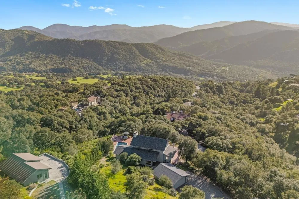 31485 Via Las Rosas Carmel Valley, CA 93924