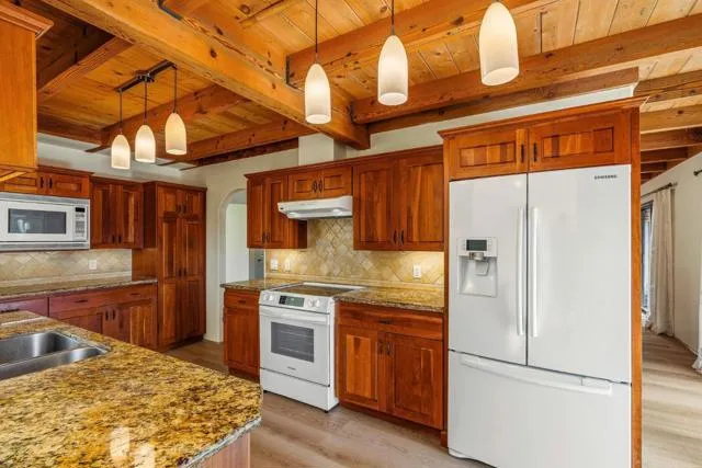 31485 Via Las Rosas Carmel Valley, CA 93924