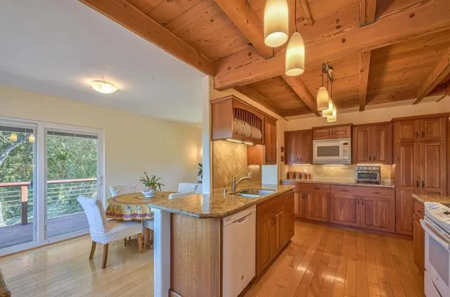 31485 Via Las Rosas Carmel Valley, CA 93924