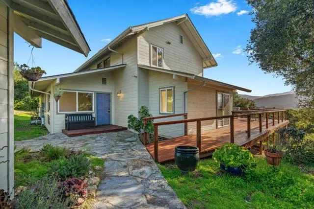 31485 Via Las Rosas Carmel Valley, CA 93924