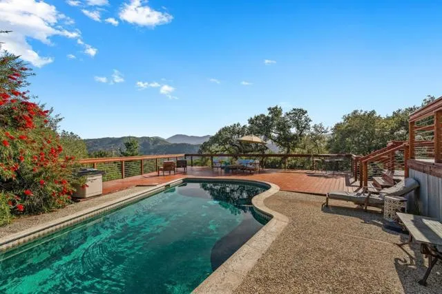 31485 Via Las Rosas Carmel Valley, CA 93924