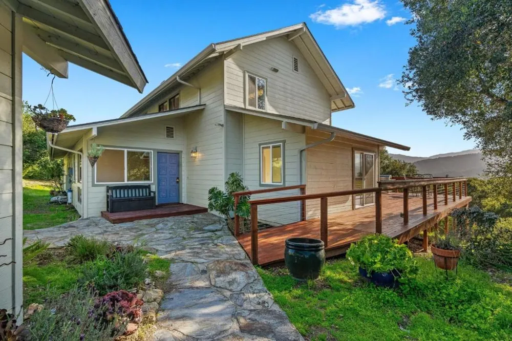 31485 Via Las Rosas Carmel Valley, CA 93924
