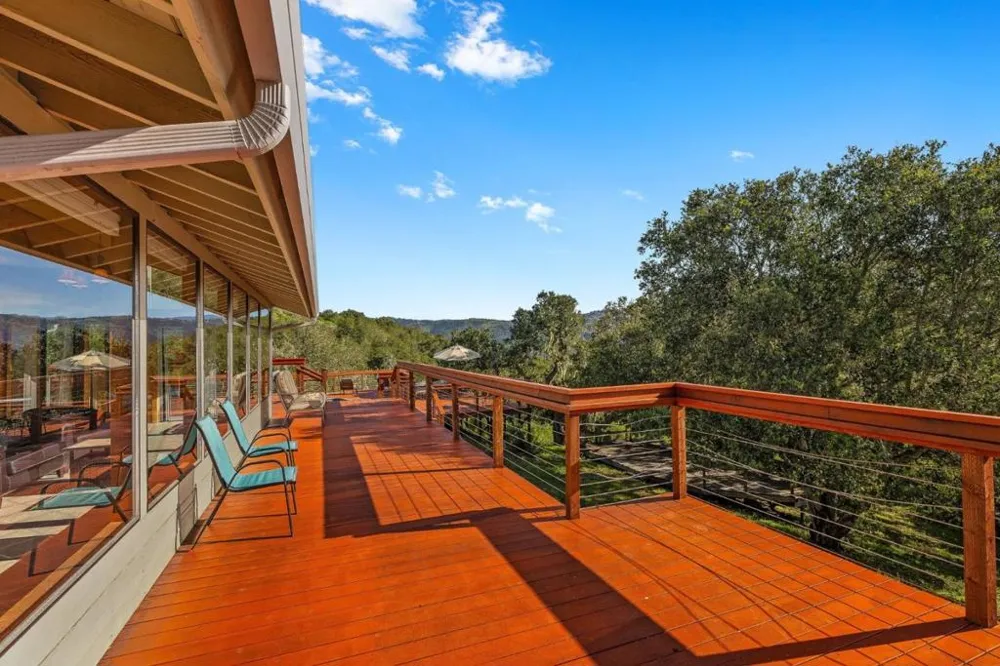 31485 Via Las Rosas Carmel Valley, CA 93924
