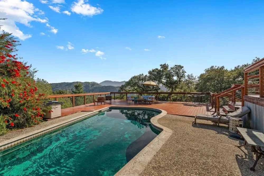 31485 Via Las Rosas Carmel Valley, CA 93924