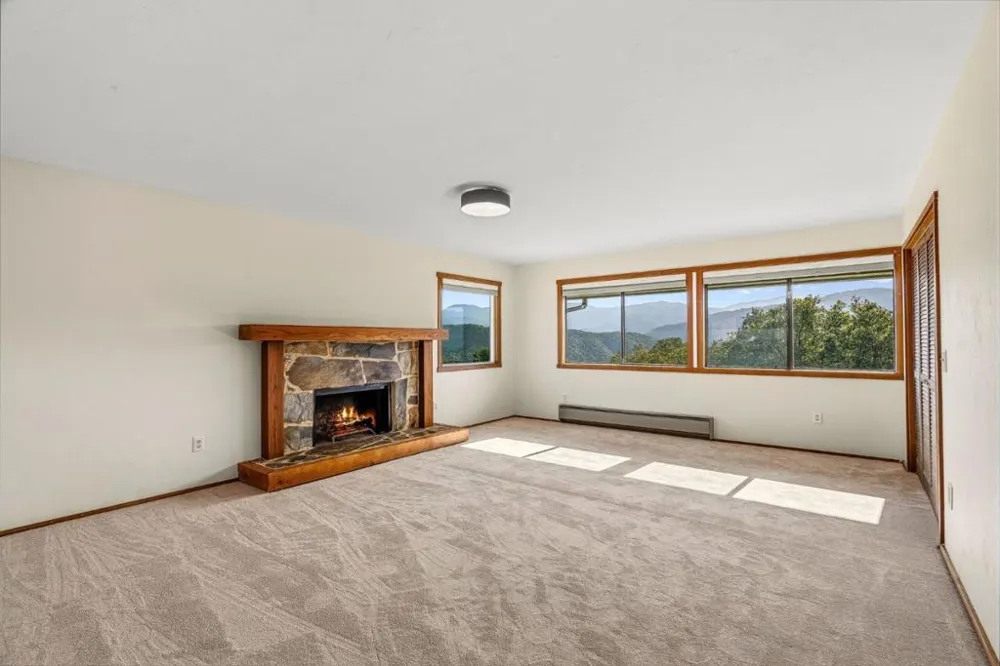 31485 Via Las Rosas Carmel Valley, CA 93924