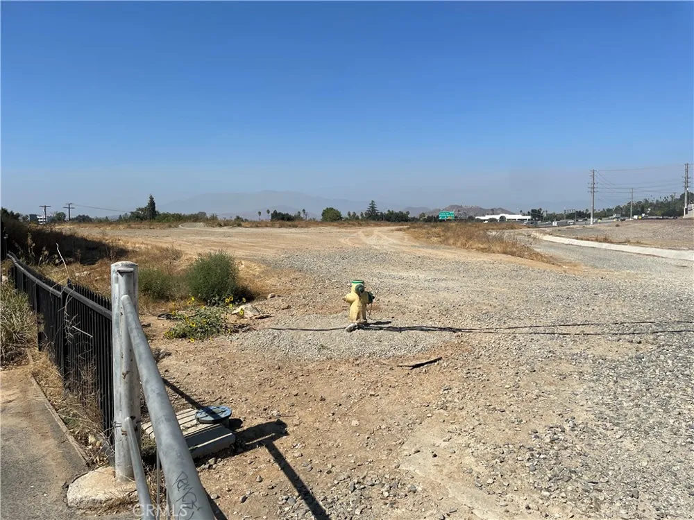 3425 Arlington Riverside, CA 92506