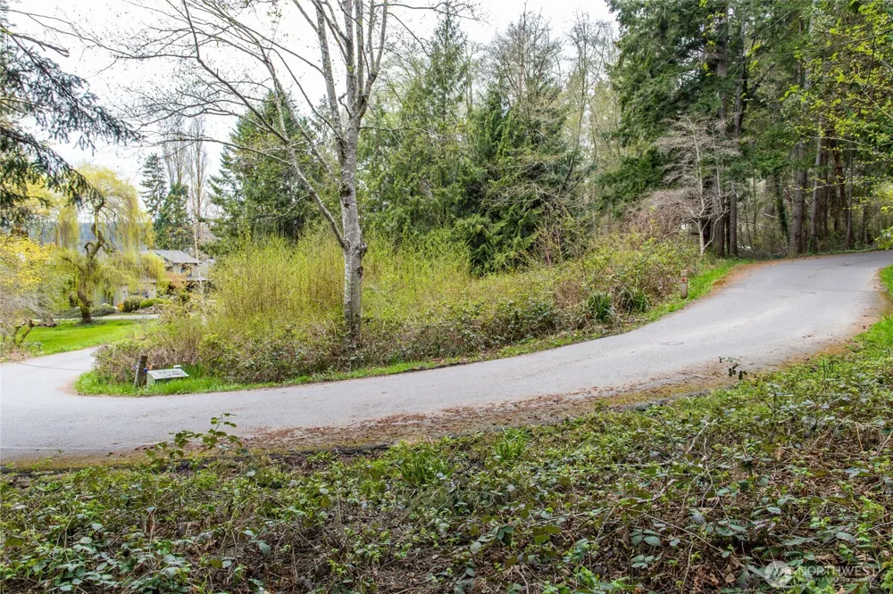 9190 Fox Cove Lane NE Bainbridge Island, WA 98110