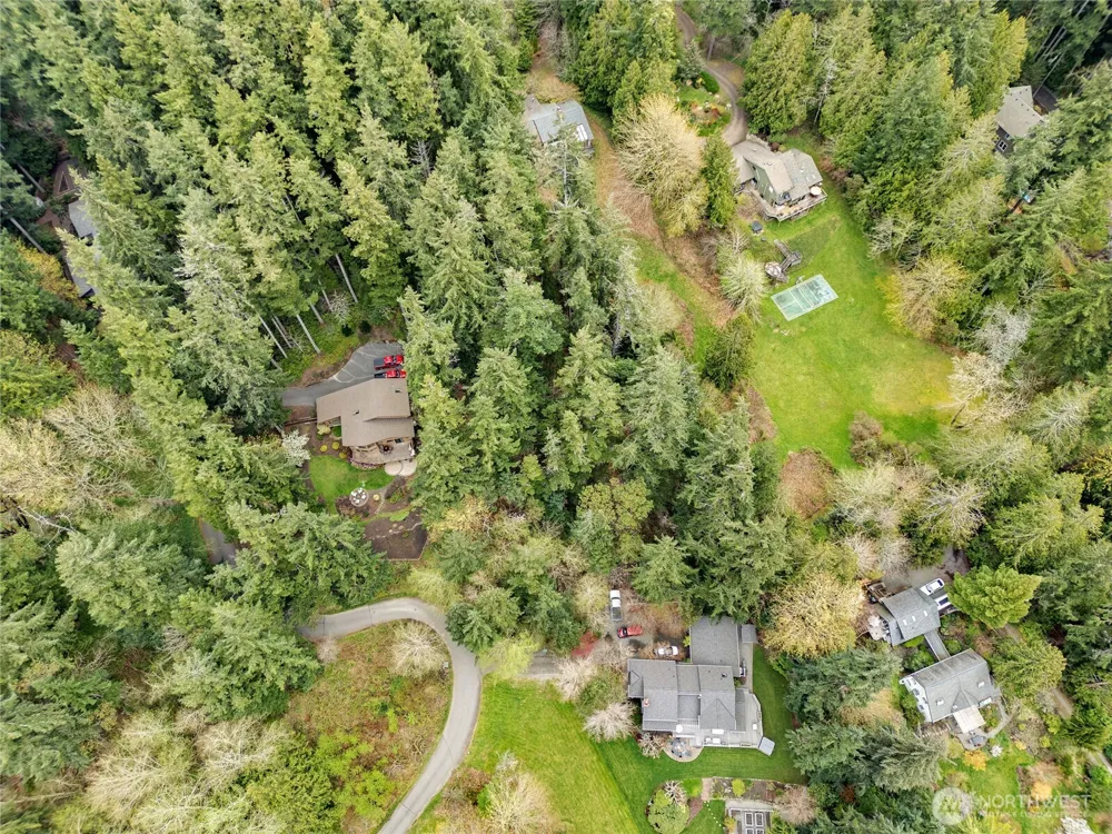 9190 Fox Cove Lane NE Bainbridge Island, WA 98110
