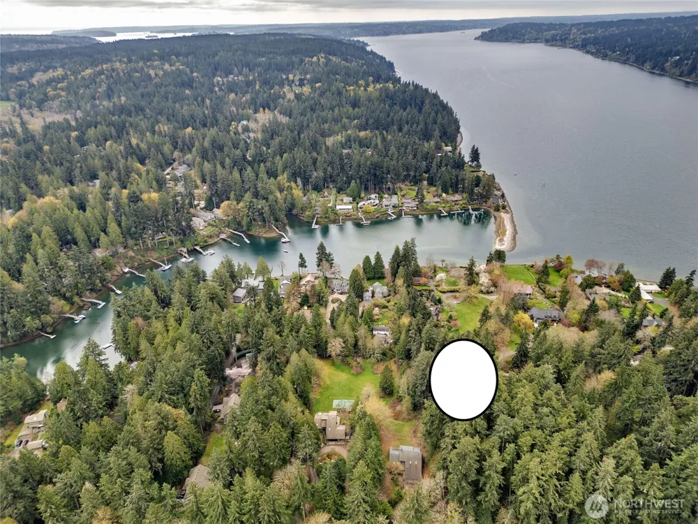 9190 Fox Cove Lane NE Bainbridge Island, WA 98110