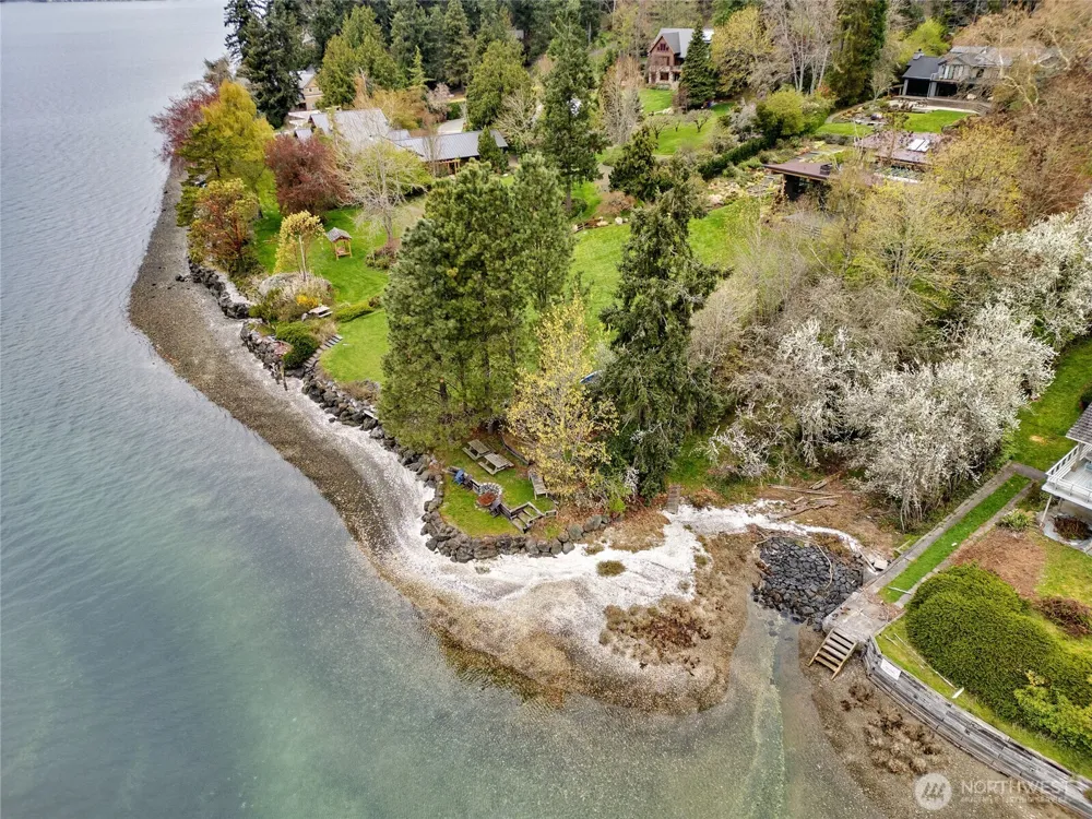 9190 Fox Cove Lane NE Bainbridge Island, WA 98110