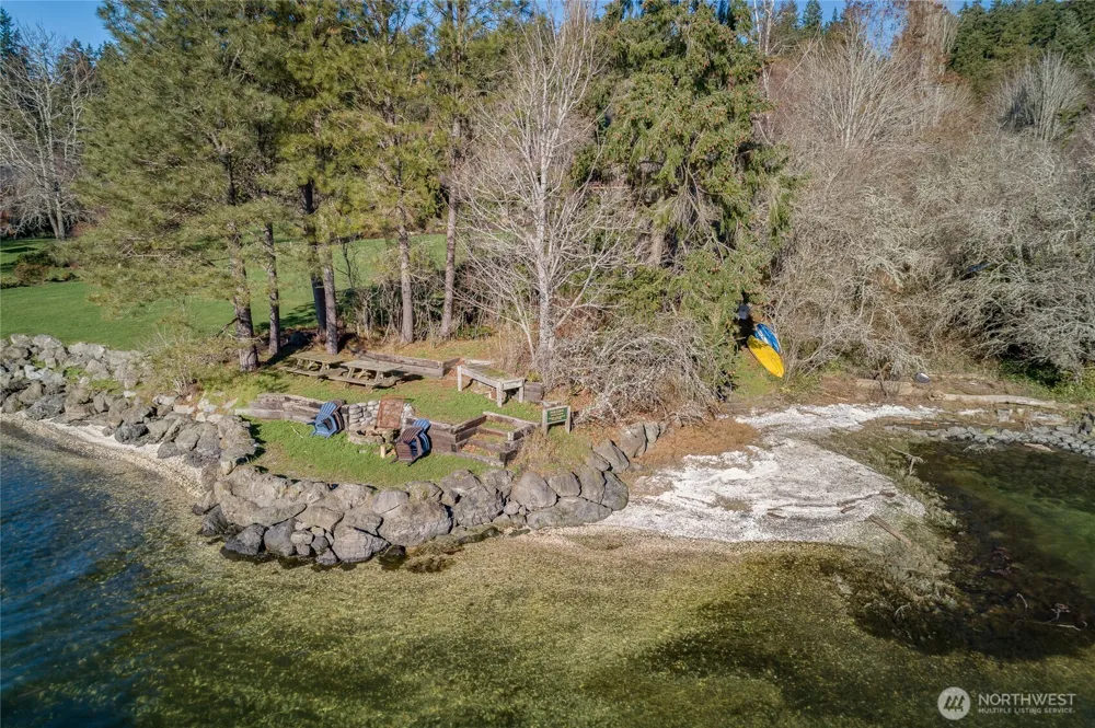 9190 Fox Cove Lane NE Bainbridge Island, WA 98110