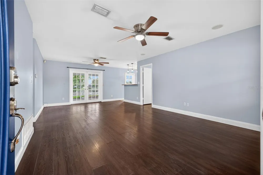 1414 85TH AVENUE St Petersburg, FL 33702