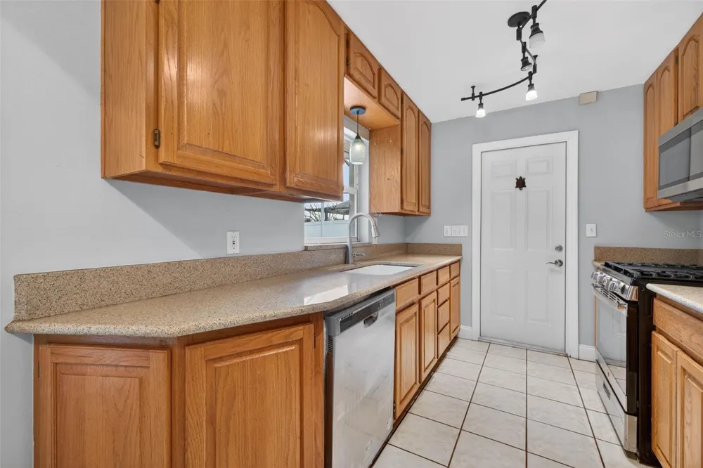 1414 85TH AVENUE St Petersburg, FL 33702