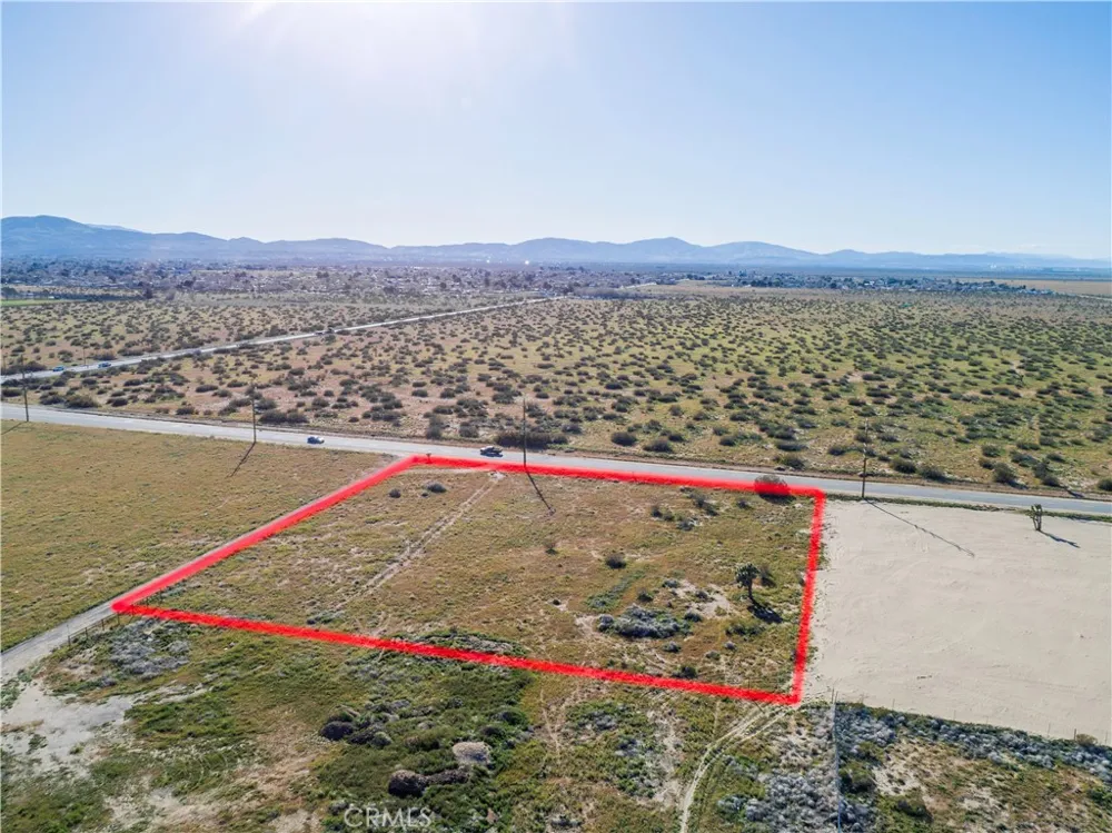 6 Sun Village, CA 93543