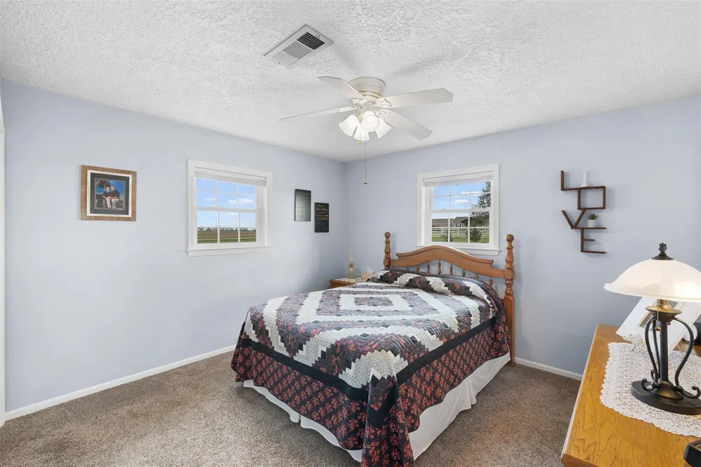 2042 Us Highway 77 Lott, TX 76656