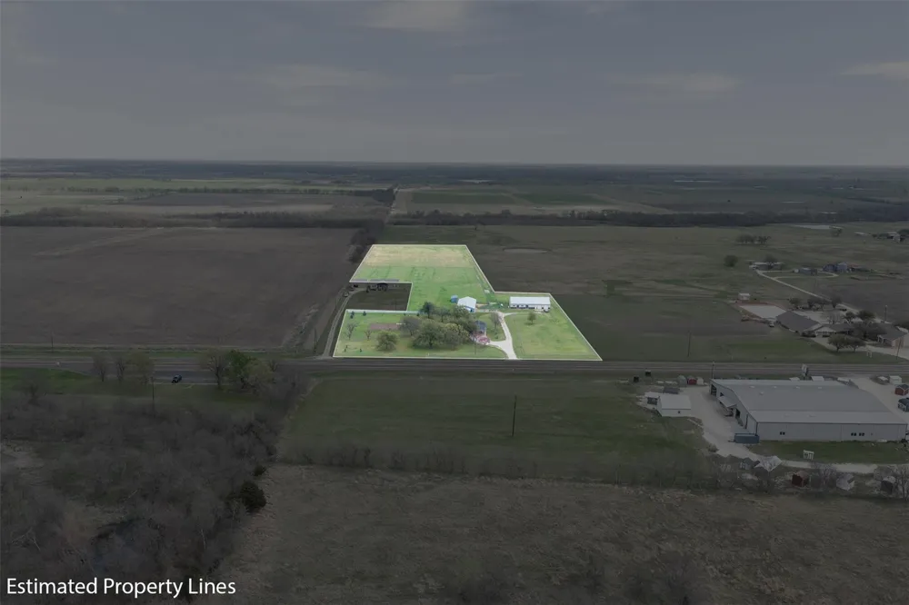 2042 Us Highway 77 Lott, TX 76656