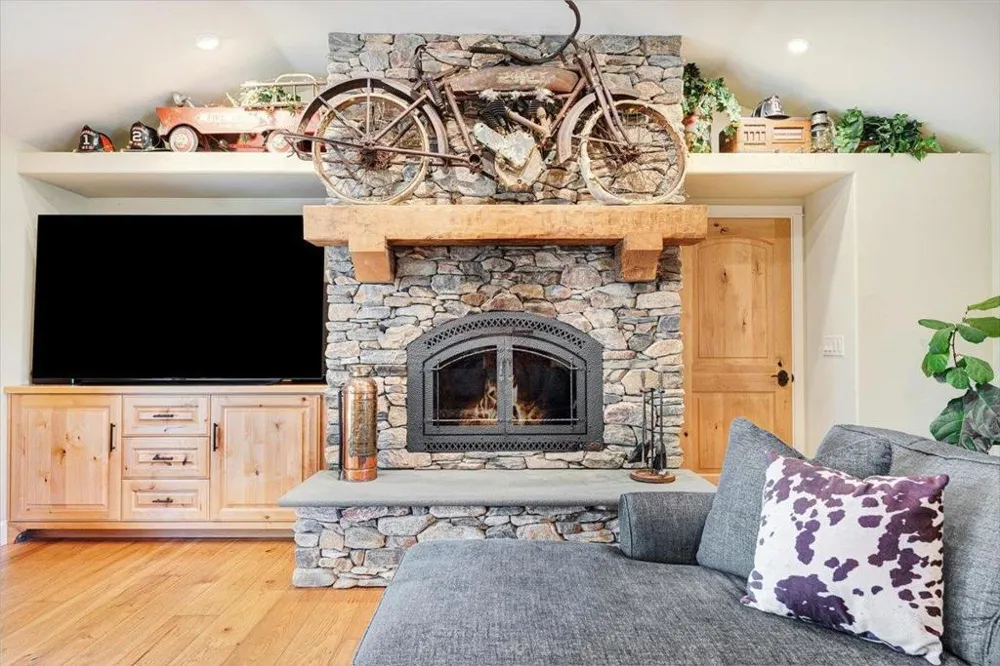 7409 Hihn Road Ben Lomond, CA 95005
