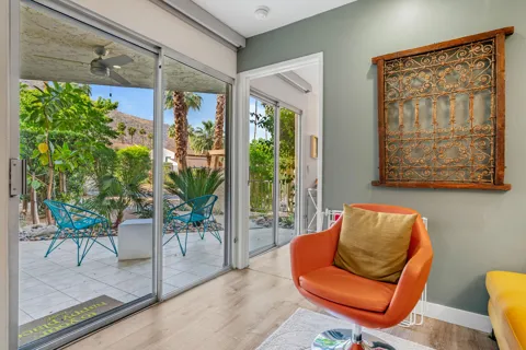 1552 S Camino Real #127