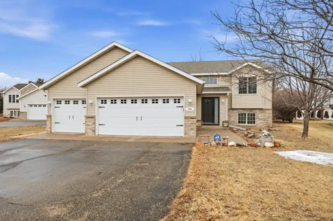105 Iris Lane NE