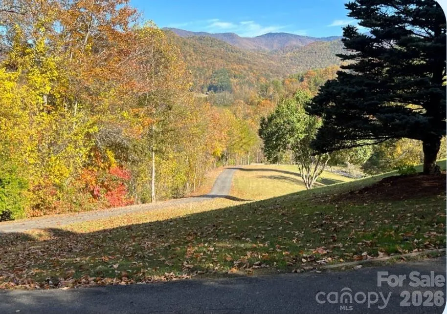 126 Hillcrest Drive Barnardsville, NC 28709
