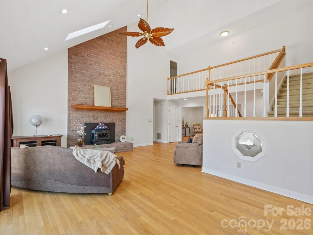 126 Hillcrest Drive Barnardsville, NC 28709