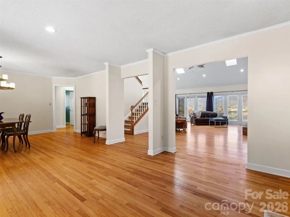 126 Hillcrest Drive Barnardsville, NC 28709