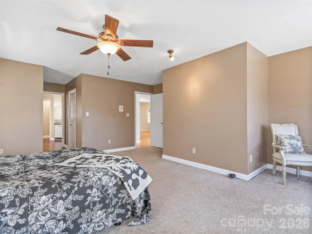 126 Hillcrest Drive Barnardsville, NC 28709