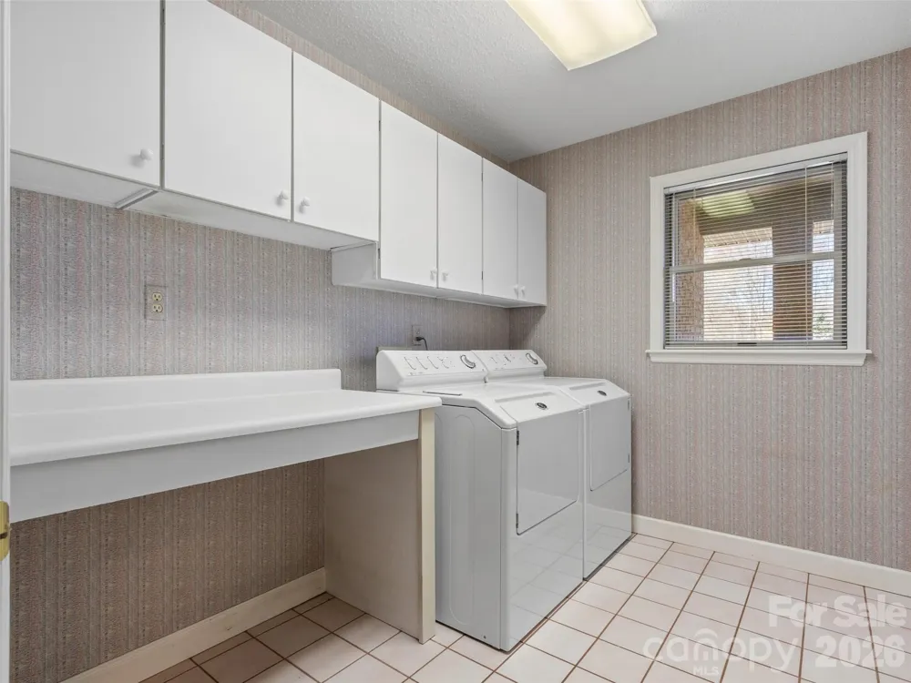 126 Hillcrest Drive Barnardsville, NC 28709