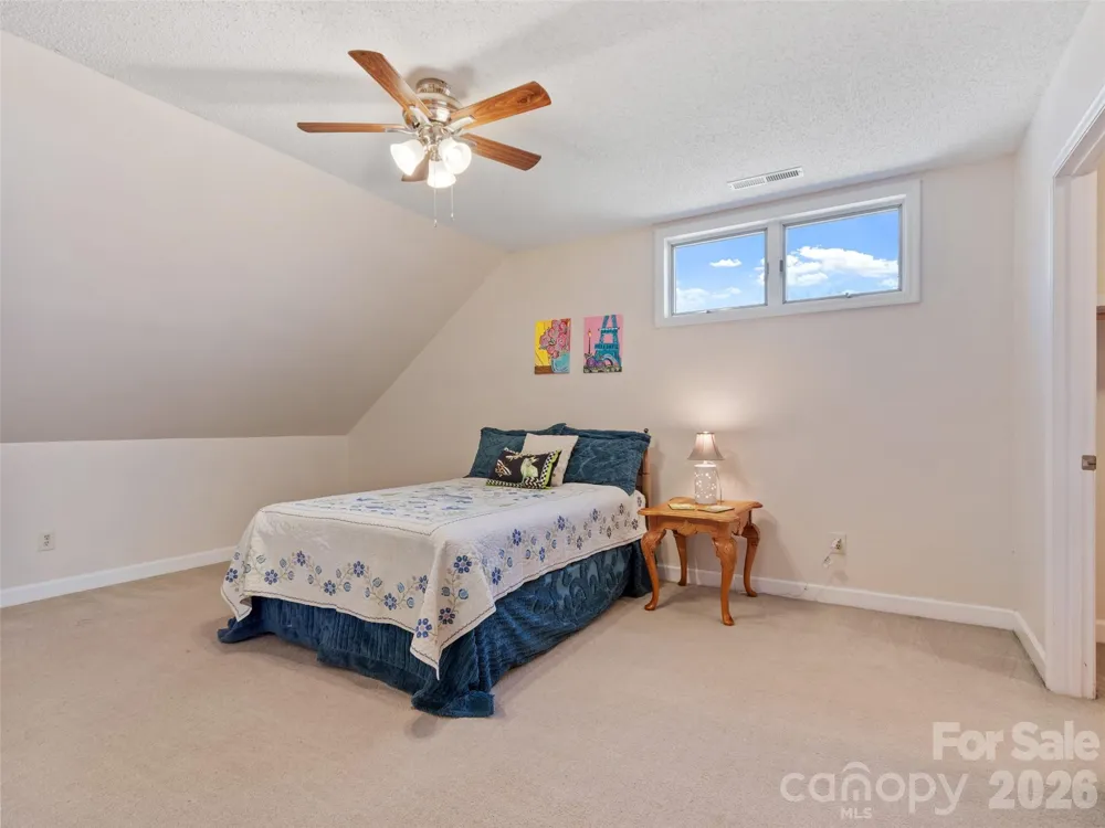 126 Hillcrest Drive Barnardsville, NC 28709