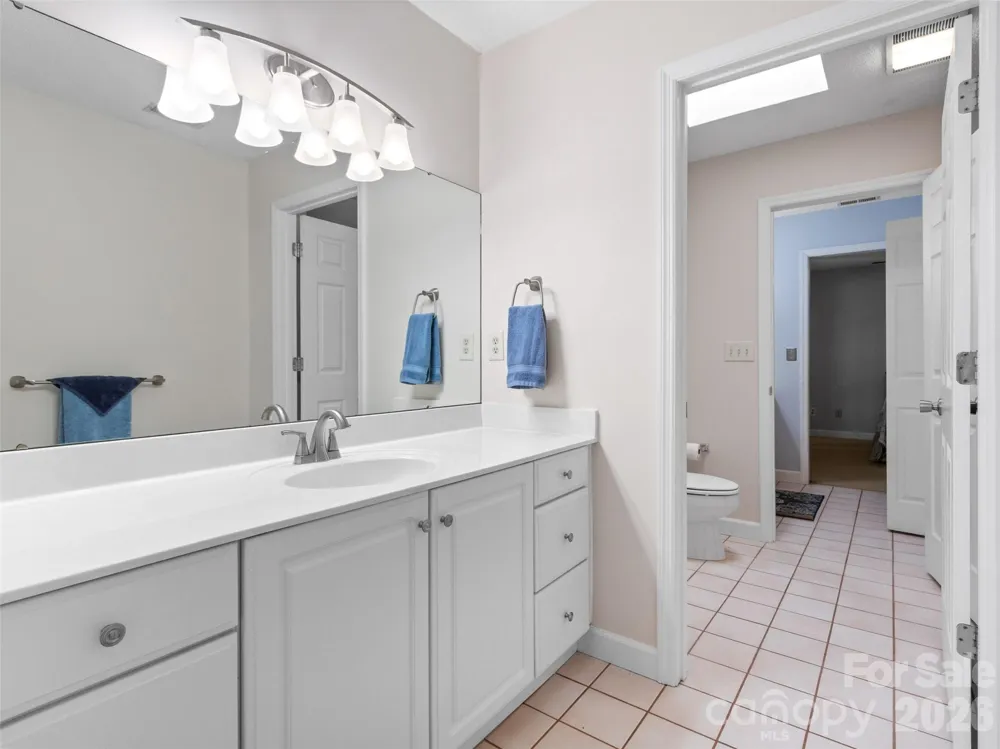 126 Hillcrest Drive Barnardsville, NC 28709