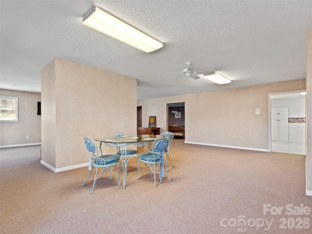 126 Hillcrest Drive Barnardsville, NC 28709