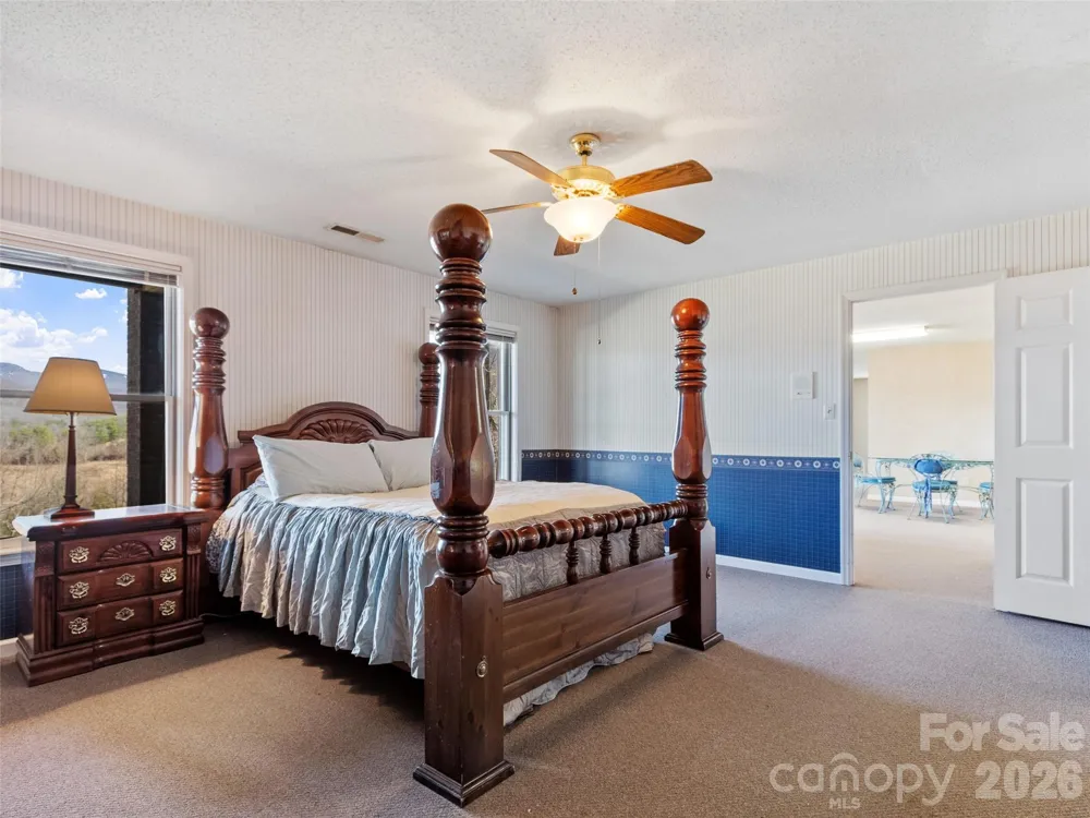 126 Hillcrest Drive Barnardsville, NC 28709