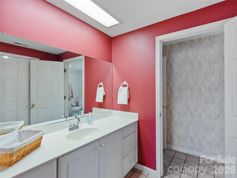 126 Hillcrest Drive Barnardsville, NC 28709