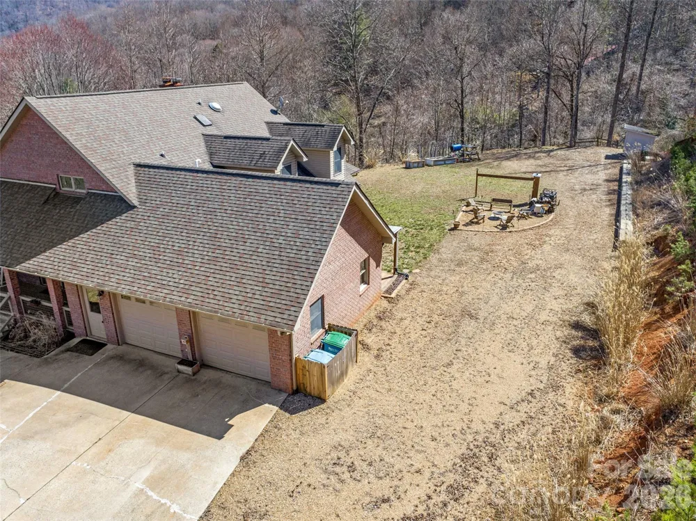 126 Hillcrest Drive Barnardsville, NC 28709